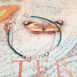 Dainty leather & bead bracelet